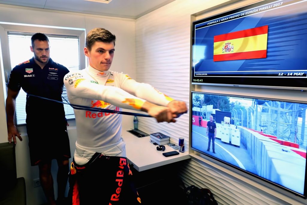 Latihan ala pembalap F1. Foto: Dok. Red Bull