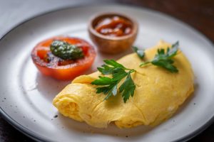 omelet sayuran dengan keju