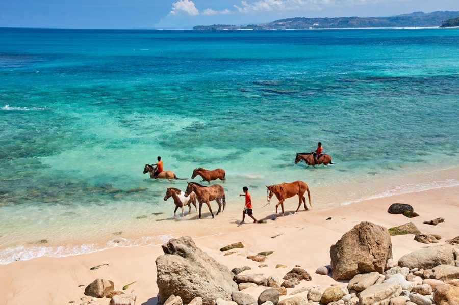 Pantai di Indonesia