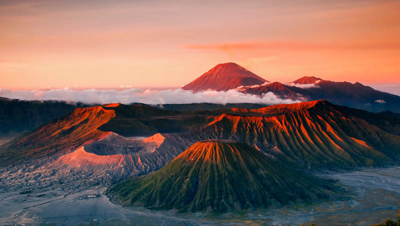Gunung di Indonesia