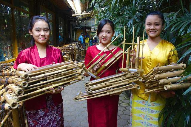 Fakta Menarik Angklung