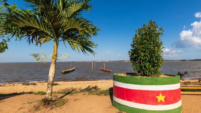 Liburan ke Suriname