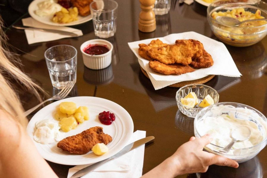 Wiener Schnitzel dan Apfelstrudel