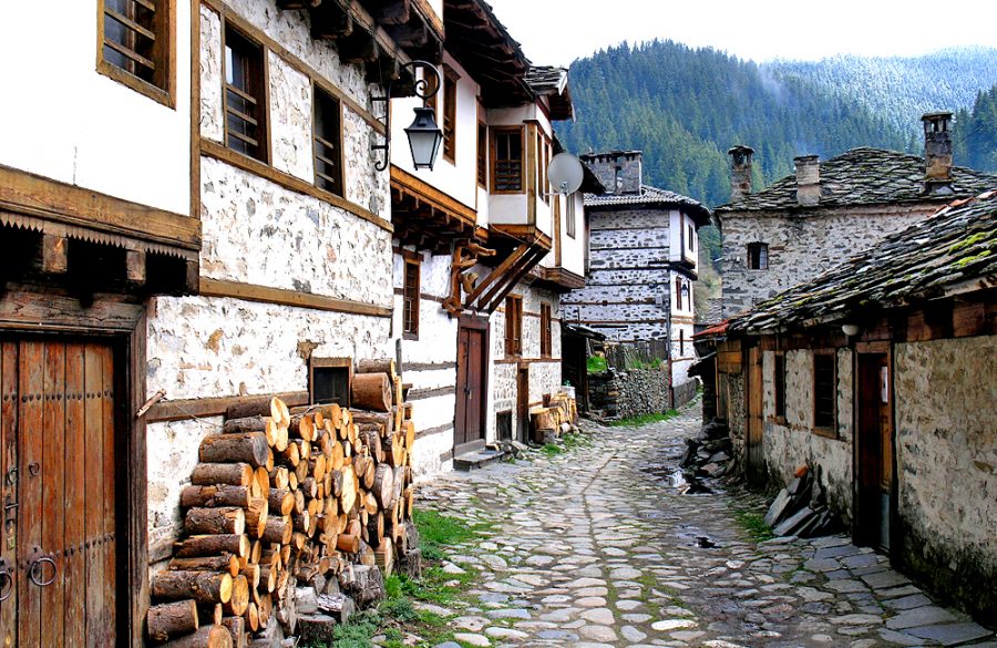 Desa Tradisional Bulgaria