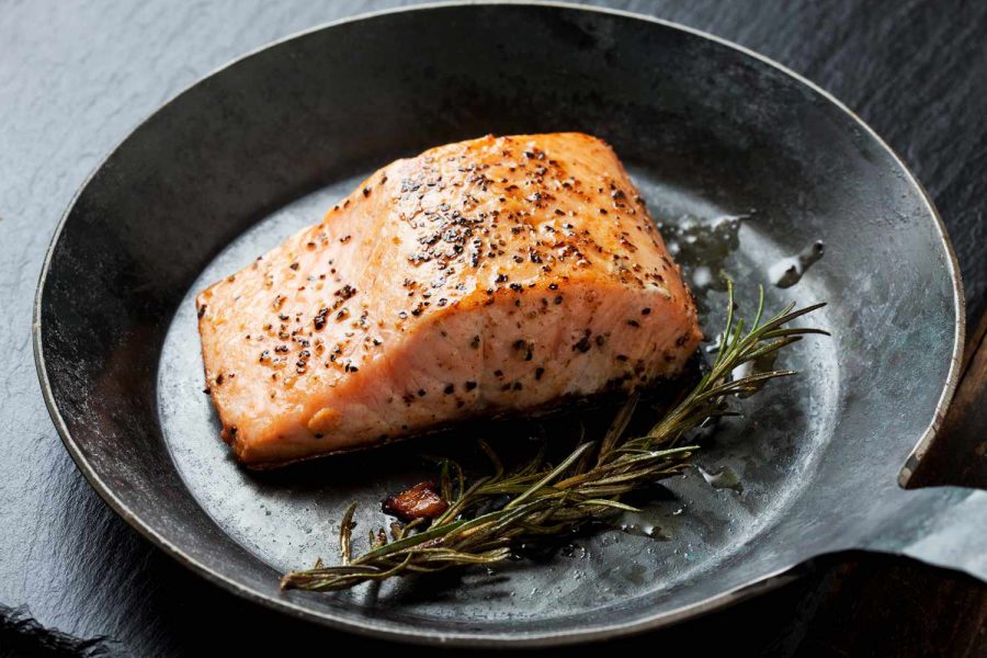 Memasak Ikan Salmon